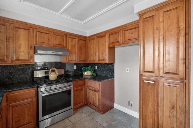 8240 Bedford Cove Way, Sacramento, CA 95828