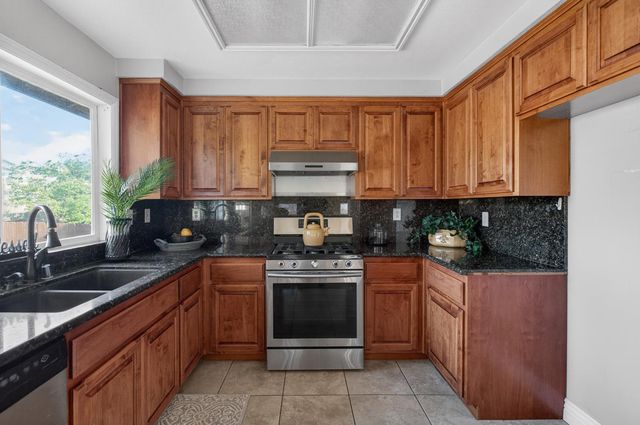 8240 Bedford Cove Way, Sacramento, CA 95828