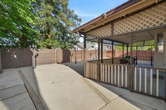 8240 Bedford Cove Way, Sacramento, CA 95828