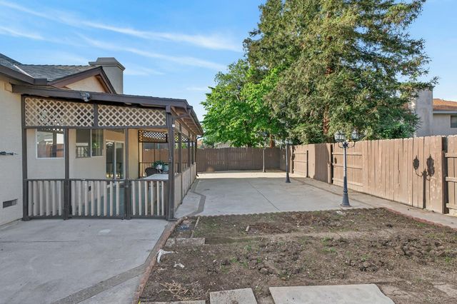 8240 Bedford Cove Way, Sacramento, CA 95828