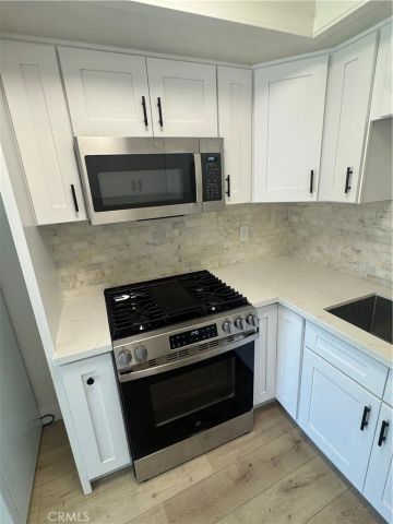 17422 Keelson 3, Huntington Beach, CA 92647