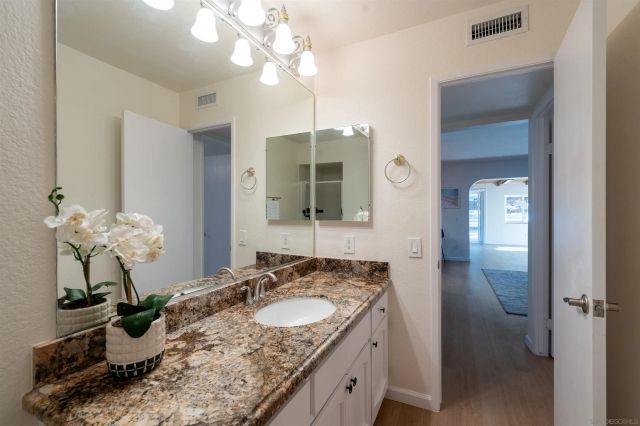 2246 Hillslake Dr, El Cajon, CA 92020