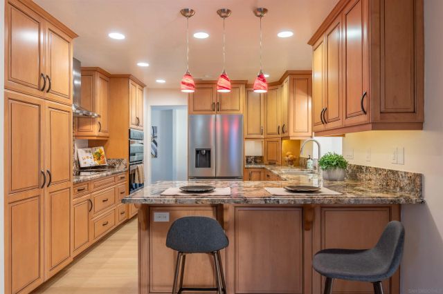 2246 Hillslake Dr, El Cajon, CA 92020