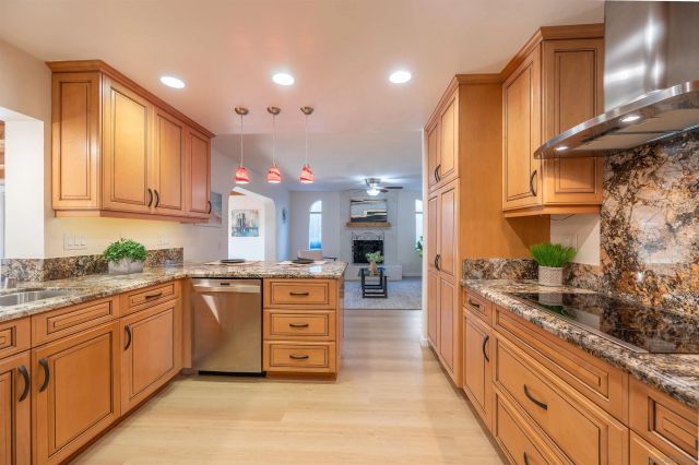 2246 Hillslake Dr, El Cajon, CA 92020