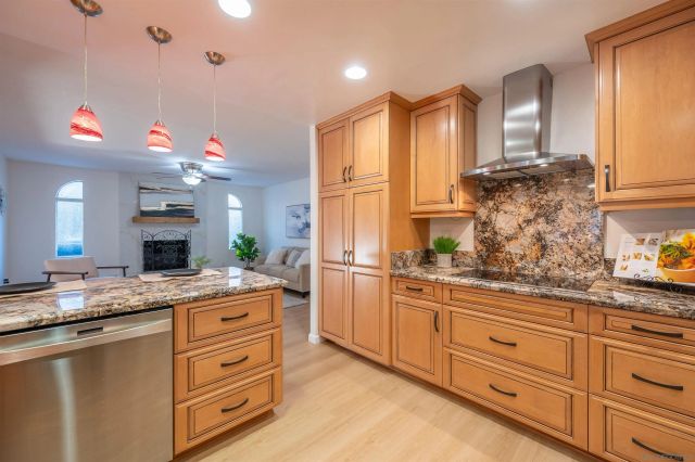 2246 Hillslake Dr, El Cajon, CA 92020