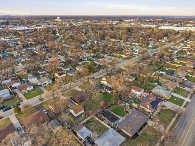 2212 W Capri Avenue, Joliet, IL 60436