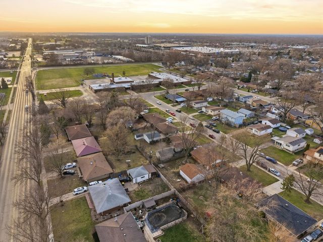 2212 W Capri Avenue, Joliet, IL 60436