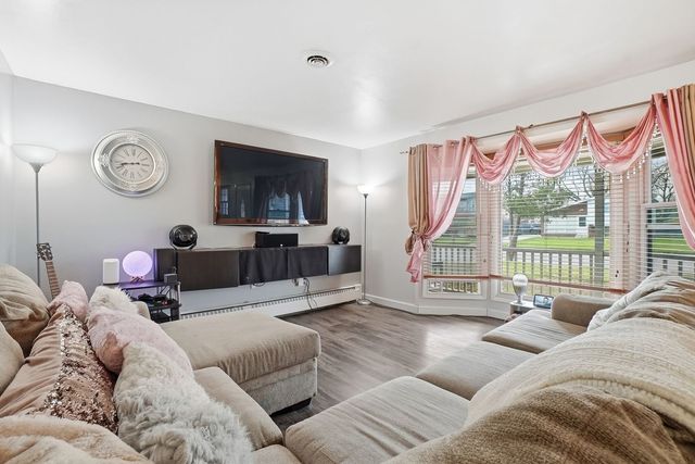 2212 W Capri Avenue, Joliet, IL 60436