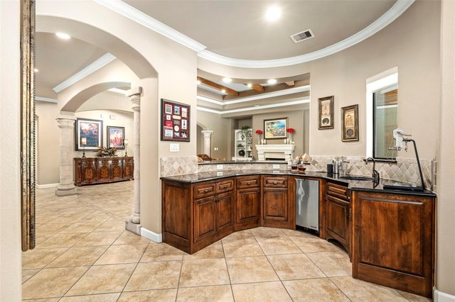 3020 Bridle Path, Friendswood, TX 77546