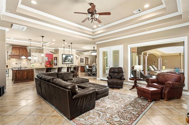 3020 Bridle Path, Friendswood, TX 77546