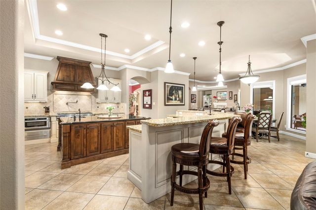 3020 Bridle Path, Friendswood, TX 77546