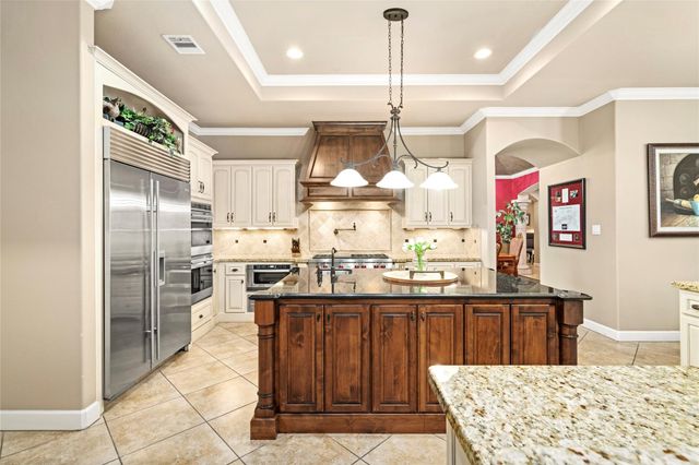 3020 Bridle Path, Friendswood, TX 77546