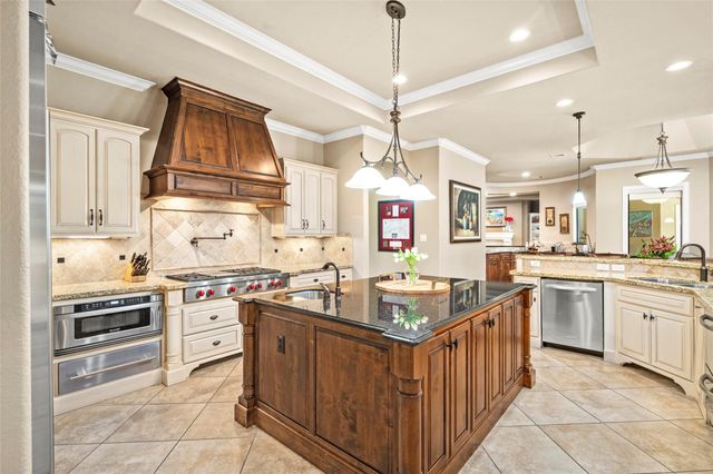 3020 Bridle Path, Friendswood, TX 77546