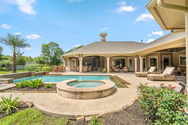 3020 Bridle Path, Friendswood, TX 77546