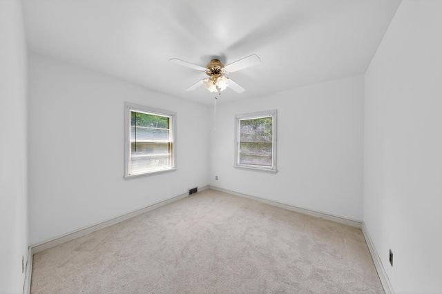 10 SOUTH TRL, Wilmington, DE 19810