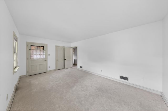 10 SOUTH TRL, Wilmington, DE 19810
