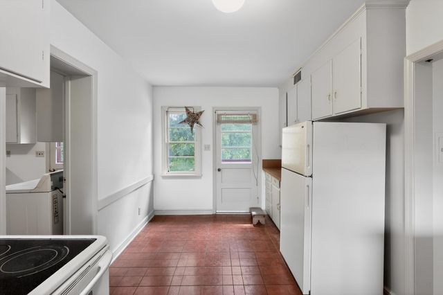10 SOUTH TRL, Wilmington, DE 19810