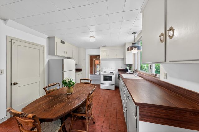 10 SOUTH TRL, Wilmington, DE 19810