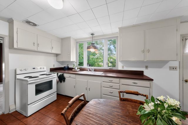 10 SOUTH TRL, Wilmington, DE 19810