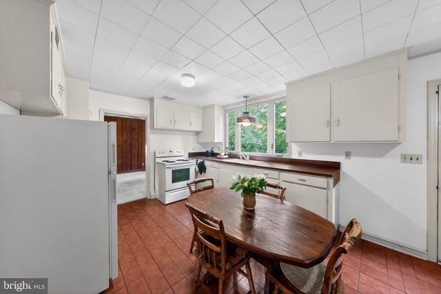 10 SOUTH TRL, Wilmington, DE 19810