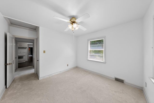 10 SOUTH TRL, Wilmington, DE 19810