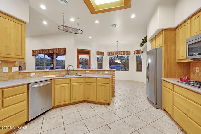 9886 E VERYL Place, Tucson, AZ 85749