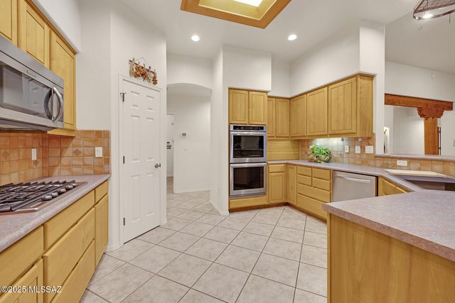 9886 E VERYL Place, Tucson, AZ 85749