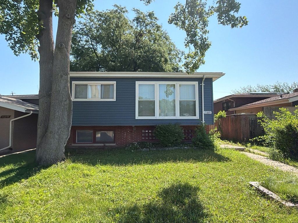 15221 Oak Street, Dolton, IL 60419 — exterior