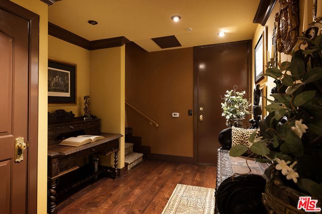 960 N Doheny Drive 306, West Hollywood, CA 90069