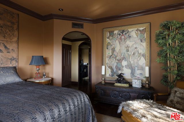 960 N Doheny Drive 306, West Hollywood, CA 90069