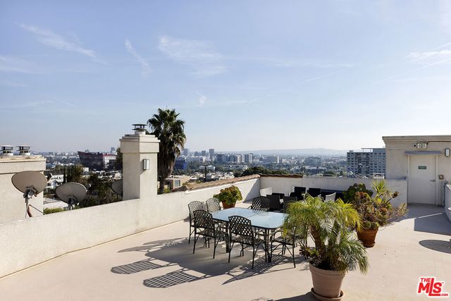 960 N Doheny Drive 306, West Hollywood, CA 90069