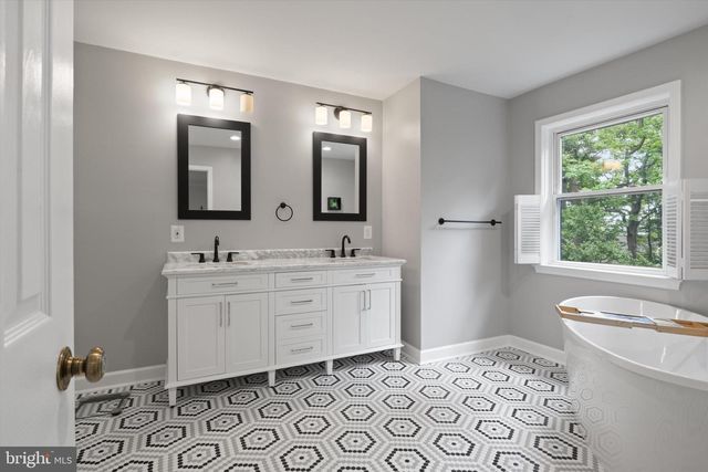 6369 BRAMPTON CT, Alexandria, VA 22304