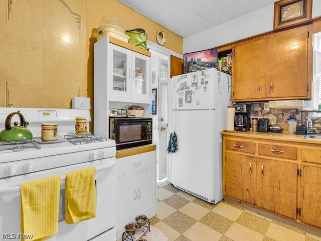 4216 E 162nd Street, Cleveland, OH 44128