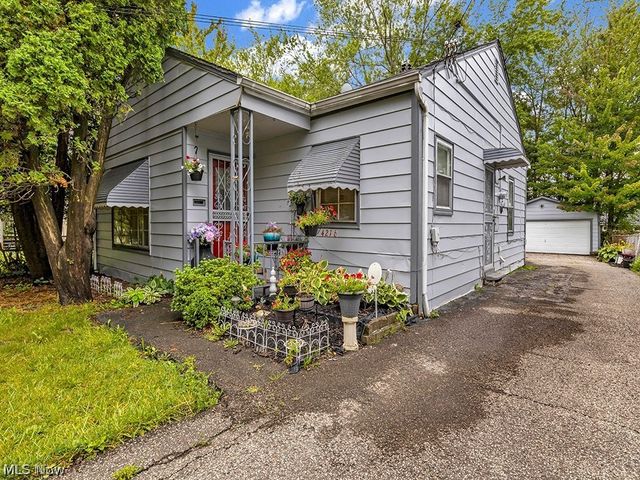 4216 E 162nd Street, Cleveland, OH 44128