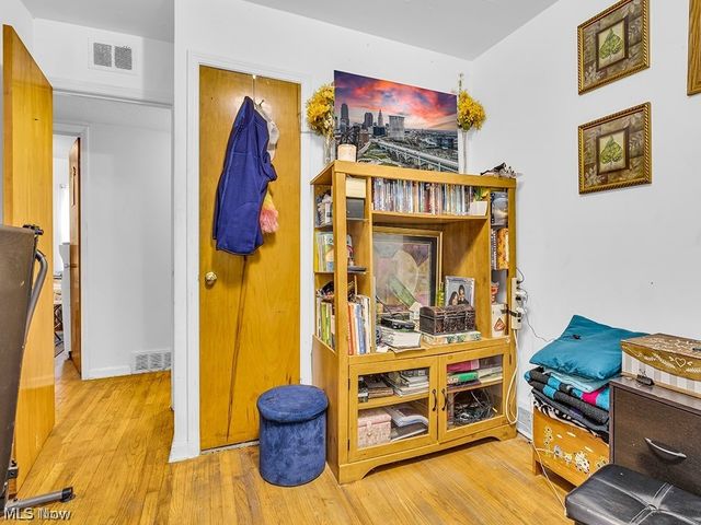 4216 E 162nd Street, Cleveland, OH 44128