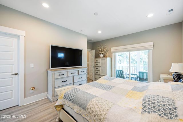 157 NE 4th Street, Oak Island, NC 28465