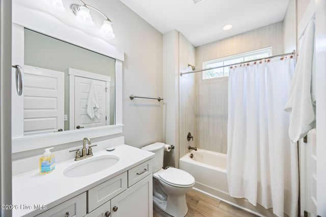 157 NE 4th Street, Oak Island, NC 28465