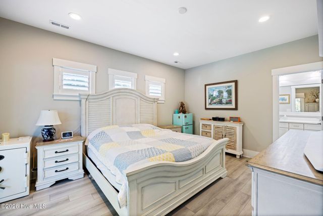 157 NE 4th Street, Oak Island, NC 28465