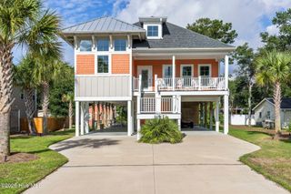157 NE 4th Street, Oak Island, NC 28465