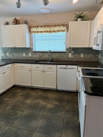 545 CARRERA DRIVE, Lady Lake, FL 32159