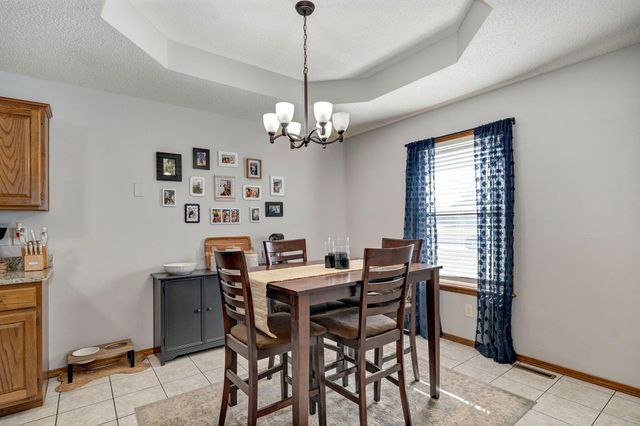 3569 W Cardinal Drive, Springfield, MO 65810