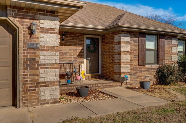 3569 W Cardinal Drive, Springfield, MO 65810