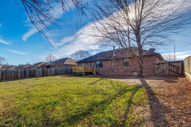 3569 W Cardinal Drive, Springfield, MO 65810