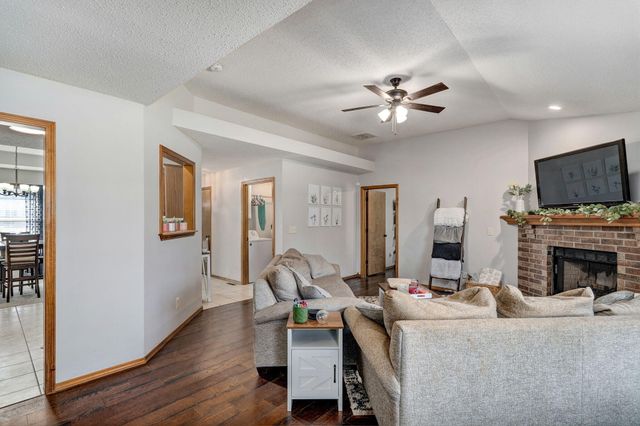 3569 W Cardinal Drive, Springfield, MO 65810