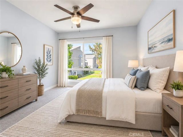 2710 W Segerstrom Avenue F, Santa Ana, CA 92704