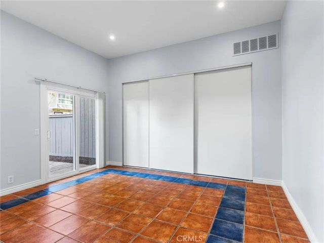 2710 W Segerstrom Avenue F, Santa Ana, CA 92704