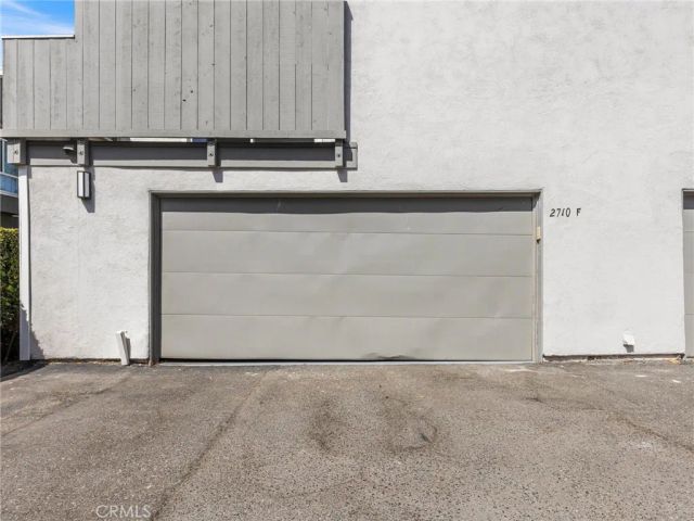 2710 W Segerstrom Avenue F, Santa Ana, CA 92704