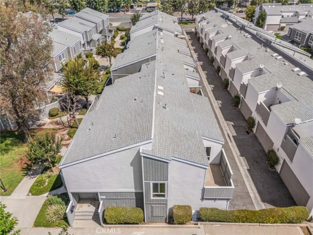 2710 W Segerstrom Avenue F, Santa Ana, CA 92704