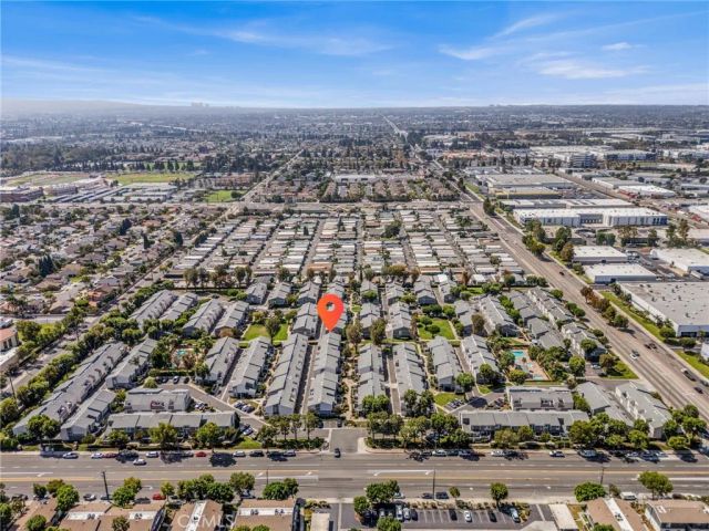 2710 W Segerstrom Avenue F, Santa Ana, CA 92704