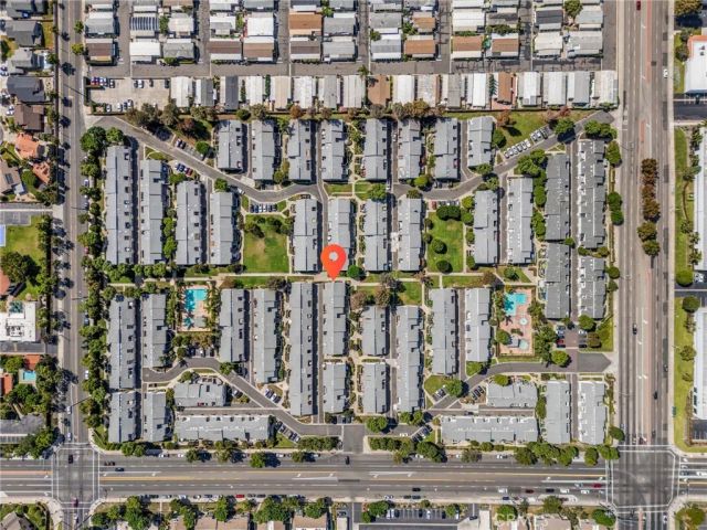 2710 W Segerstrom Avenue F, Santa Ana, CA 92704